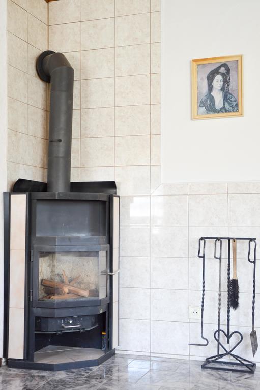 Guest House Kuks Екстериор снимка