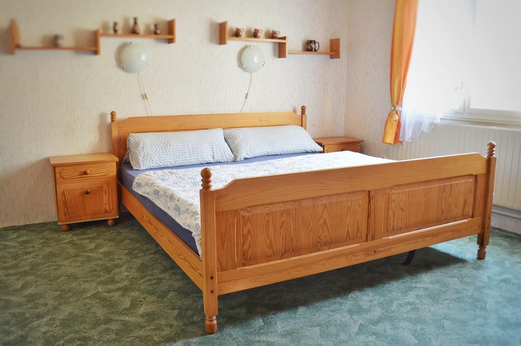 Guest House Kuks Екстериор снимка