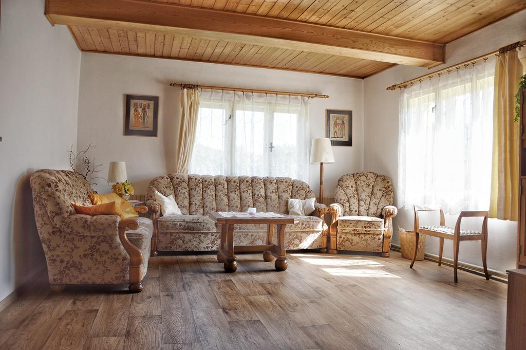 Guest House Kuks Екстериор снимка